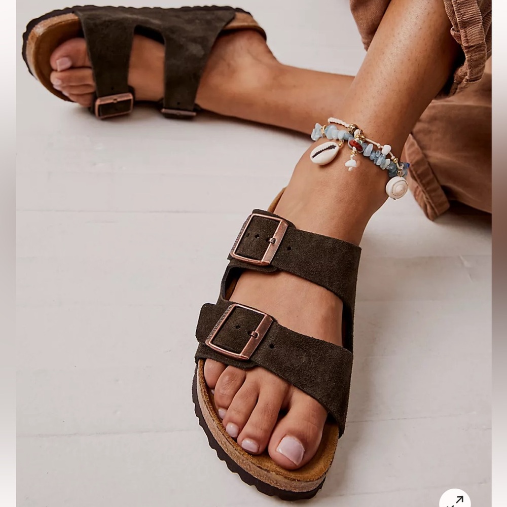 Birkenstock Arizona in Mocha Suede